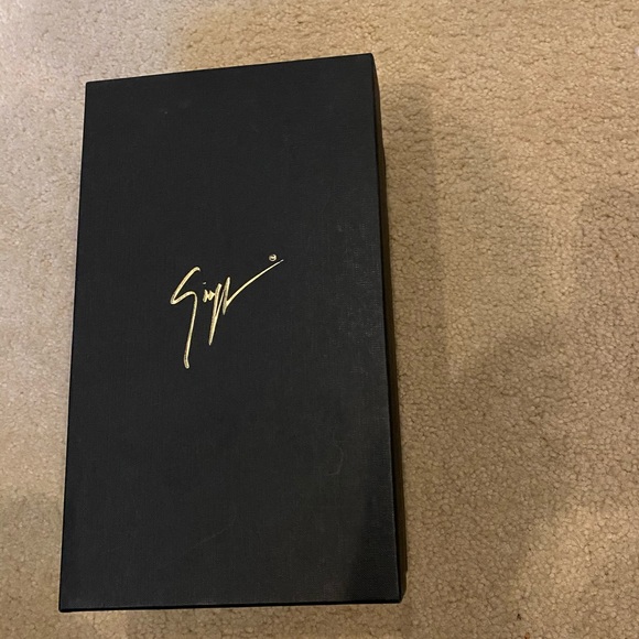 Giuseppe Zanotti 6.5 size 37 women’s sandals - Picture 5 of 6